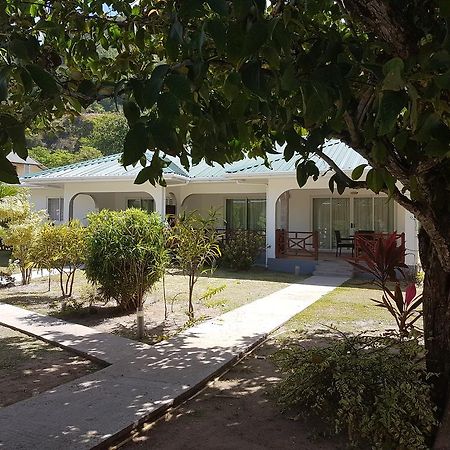 Coco Blanche Apartment Anse Royale Exterior photo