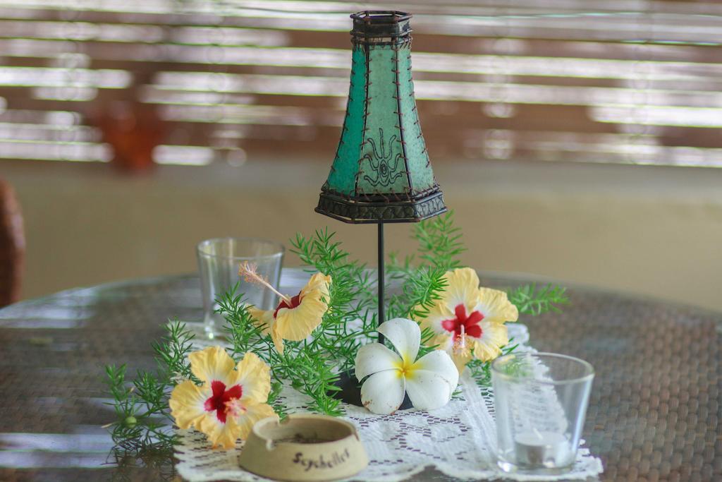 Coco Blanche Apartment Anse Royale Room photo