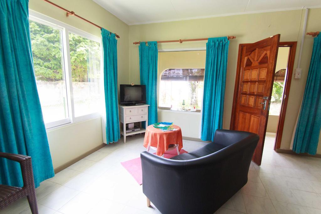 Coco Blanche Apartment Anse Royale Room photo