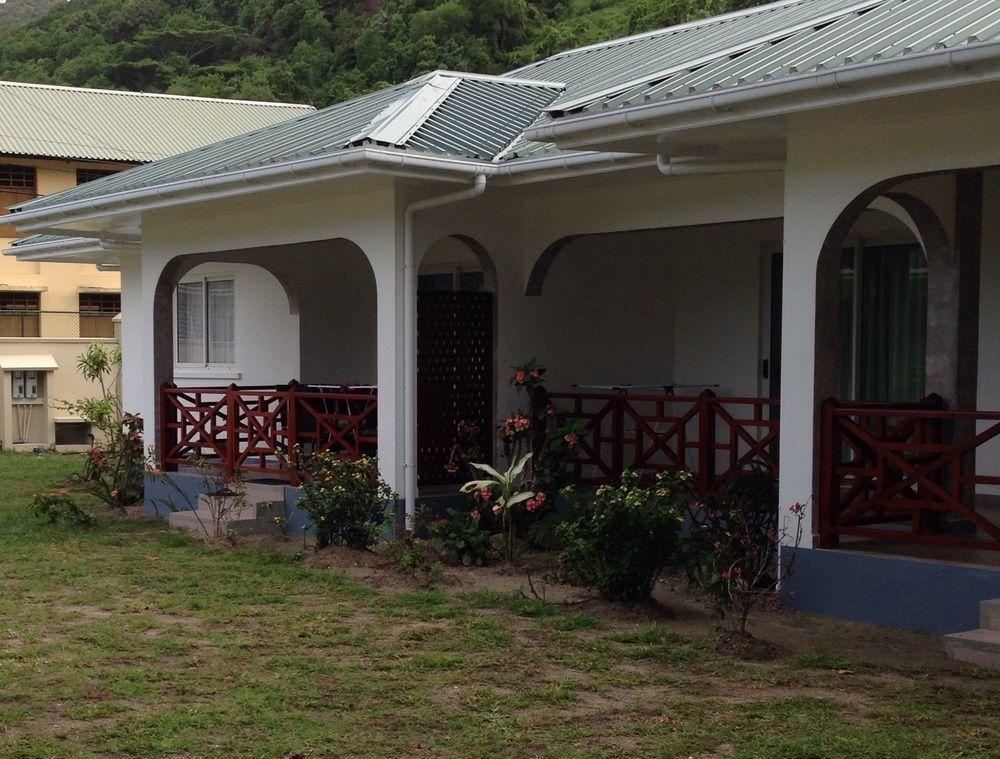 Coco Blanche Apartment Anse Royale Exterior photo