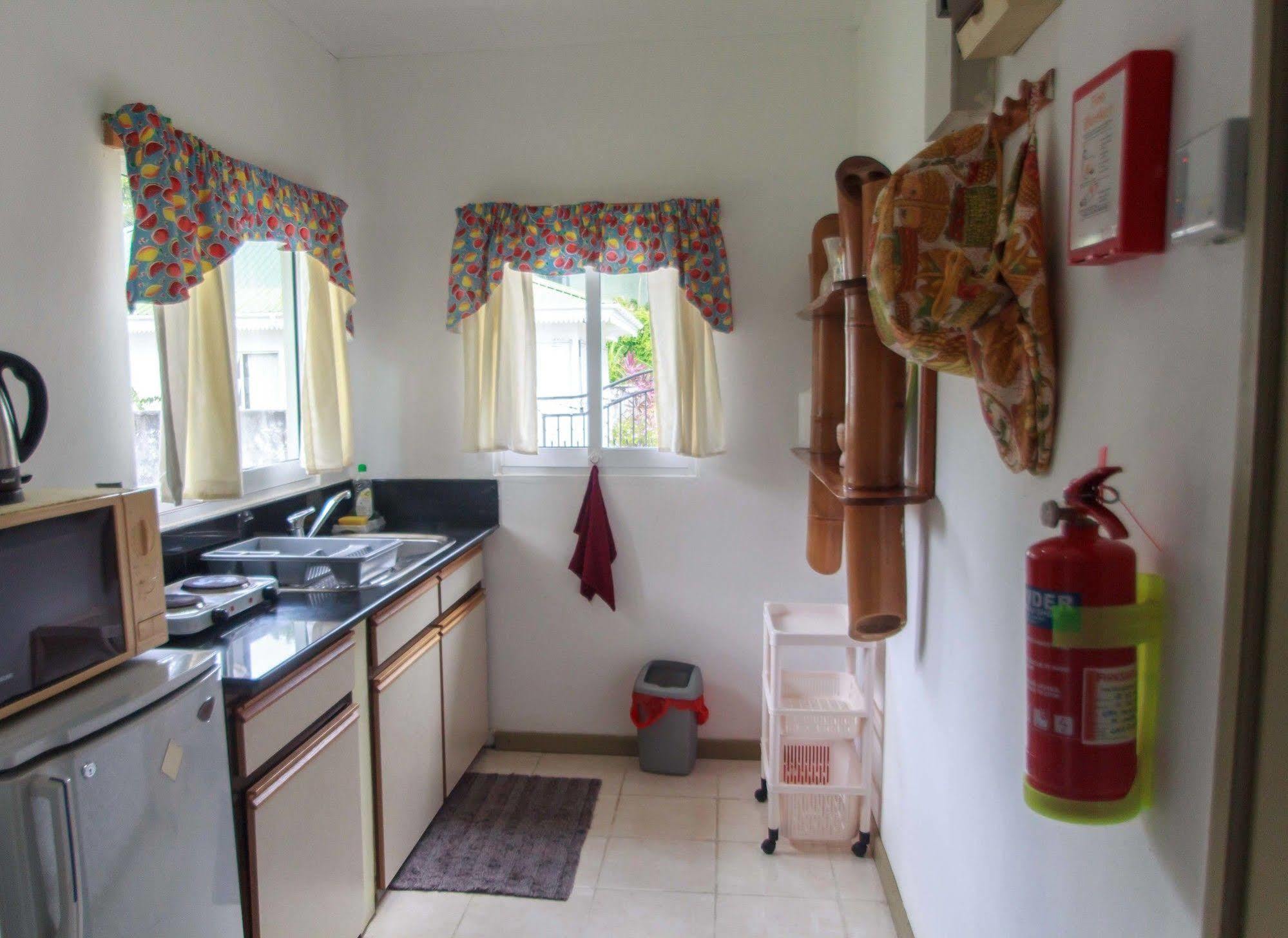Coco Blanche Apartment Anse Royale Exterior photo