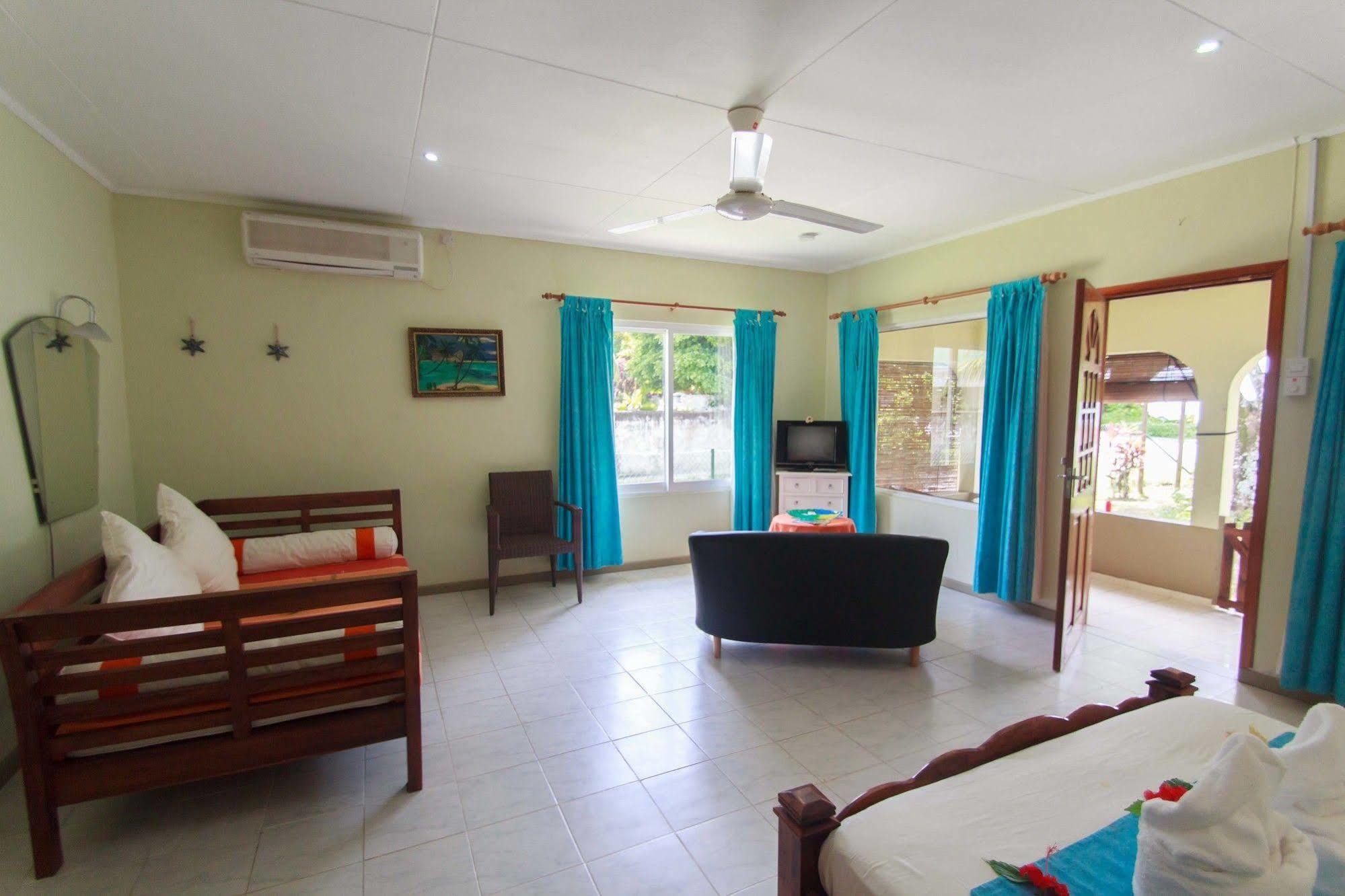 Coco Blanche Apartment Anse Royale Exterior photo