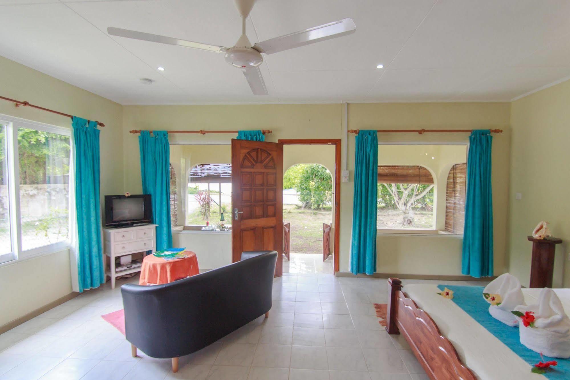Coco Blanche Apartment Anse Royale Exterior photo