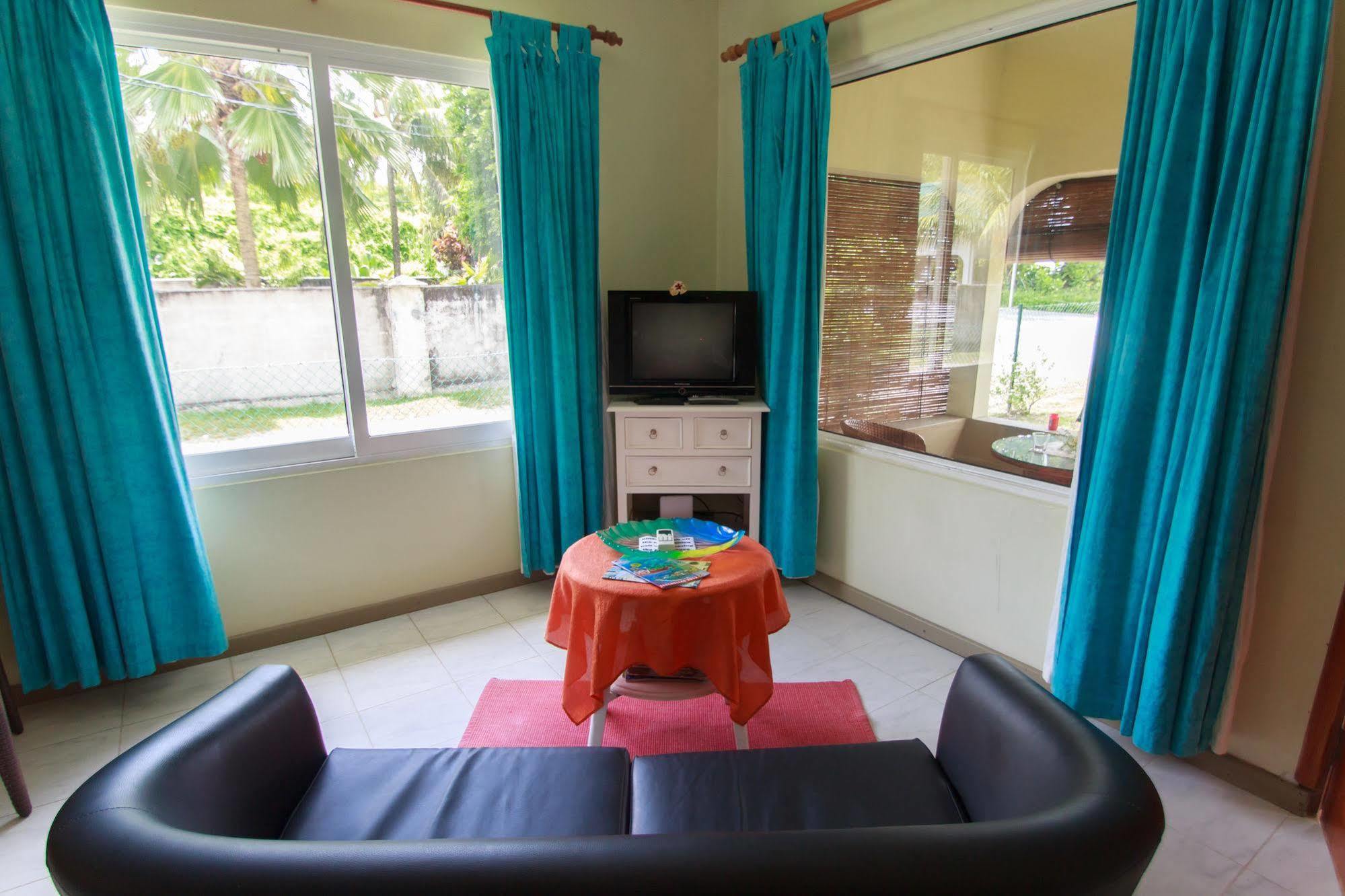 Coco Blanche Apartment Anse Royale Exterior photo